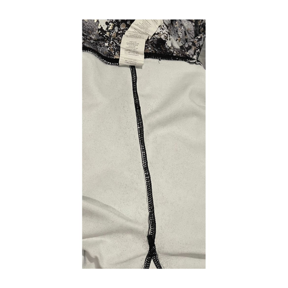 FABLETICS Black Marble Long Line Sports Keyhole Metallic Sports Bra And Legging - Picture 10 of 10